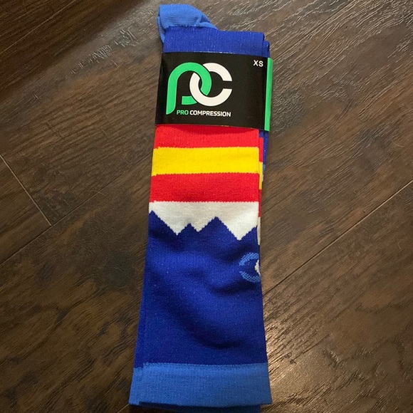 Pro Compression Socks - Picture 1 of 3